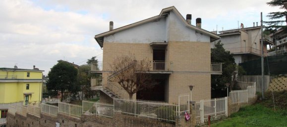 6 bedrooms House in Corridonia, Italy No. 351494 5