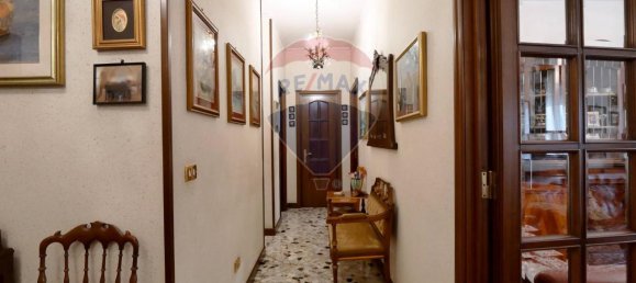 Квартира с 3 комнатами в Модуньо, Италия № 101867 4