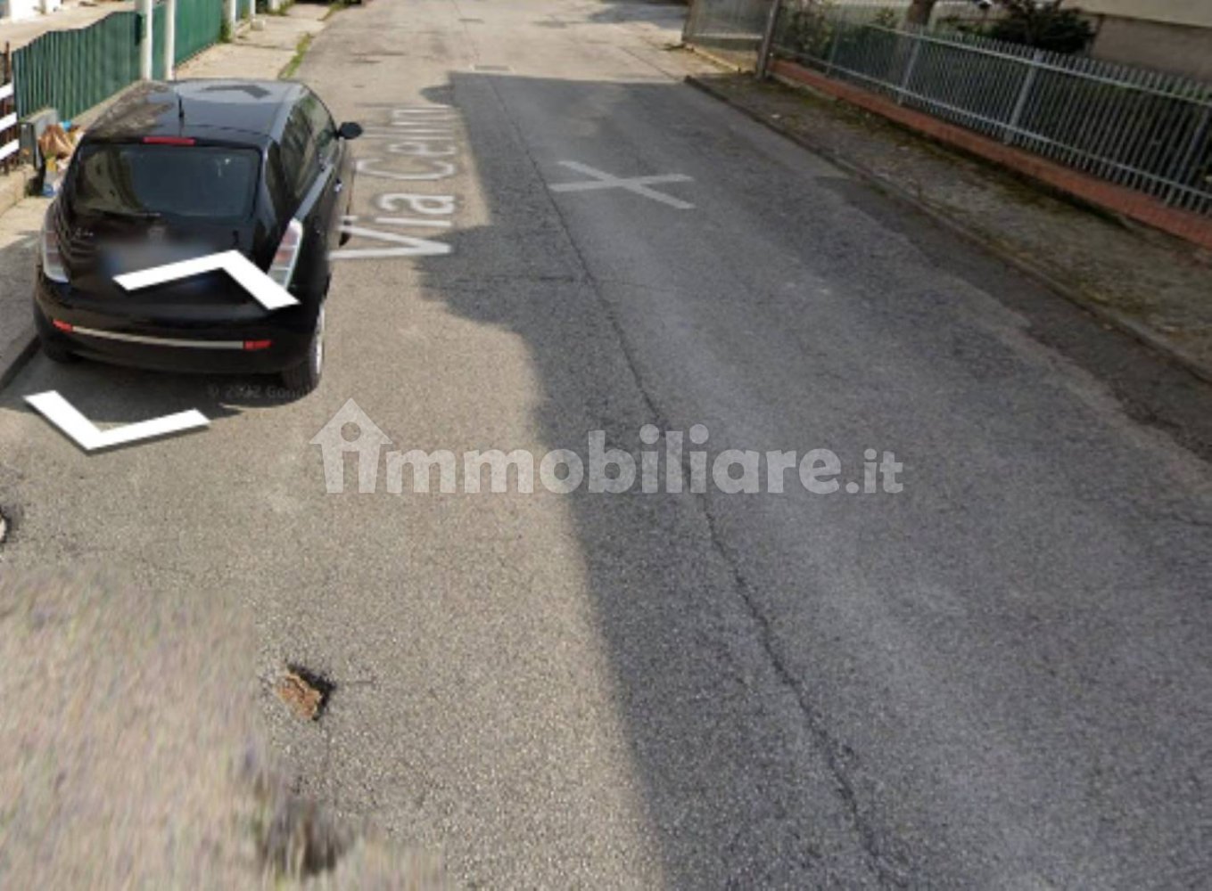 104m² Garage in Morrovalle, Italy No. 310764