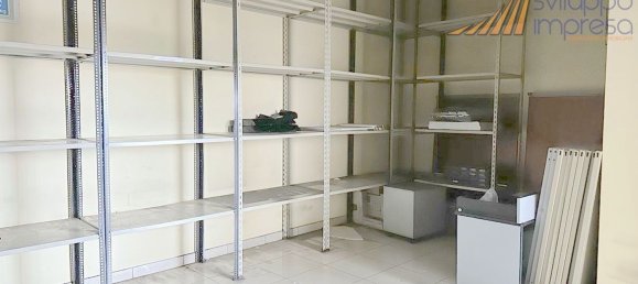 720m² Office in Cinisello Balsamo, Italy No. 61095 25