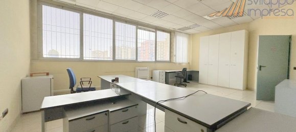 720m² Office in Cinisello Balsamo, Italy No. 61095 6
