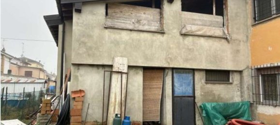 10 bedrooms House in Finale Emilia, Italy No. 353646 4