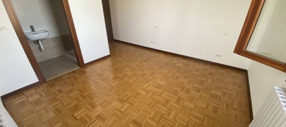 3-Zimmer Wohnung in Bovolenta, Italy, Nr. 215031 2