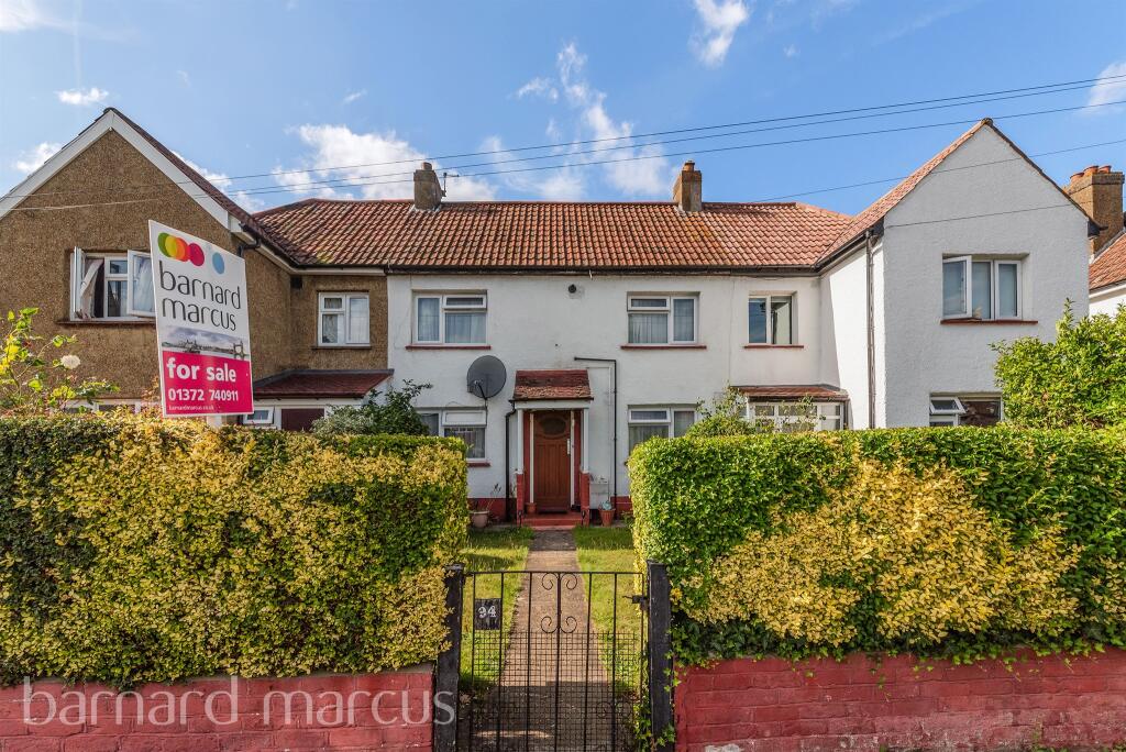 3 bedrooms House in Epsom, United Kingdom No. 9692