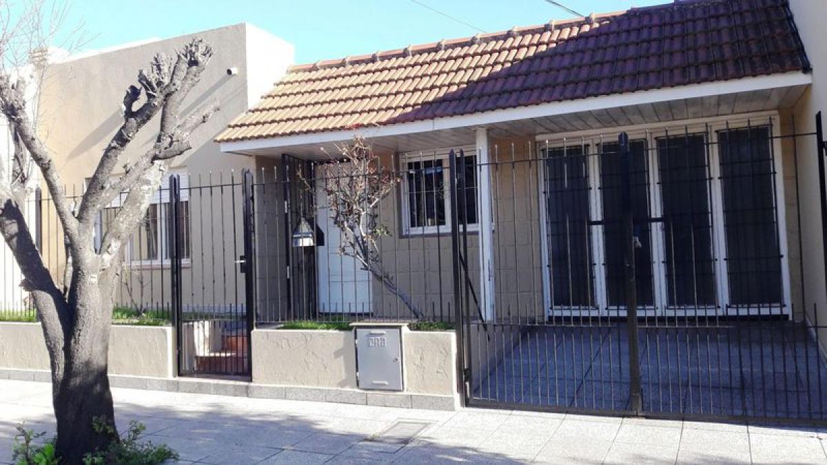 2 bedrooms House in Mar del Plata, Argentina No. 69576