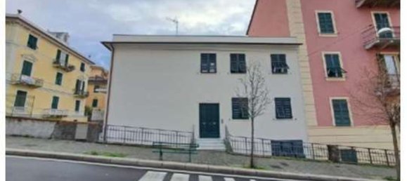 5 rooms Apartment in Genoa, Italy No. 284257 2