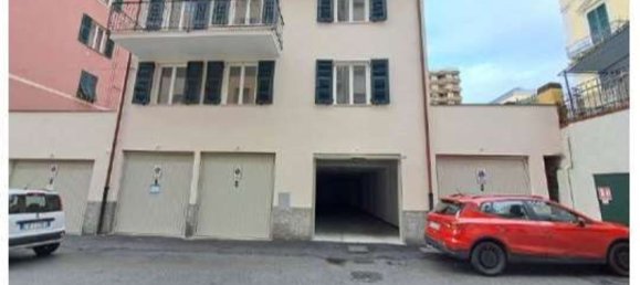 5 rooms Apartment in Genoa, Italy No. 284257 3