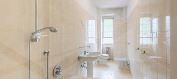 3 bedrooms Apartment in Milan, Italy No. 260793 37