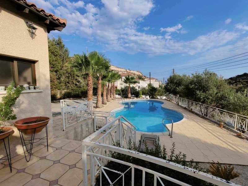 3 bedrooms Villa in Agios Tychonas, Cyprus No. 16061