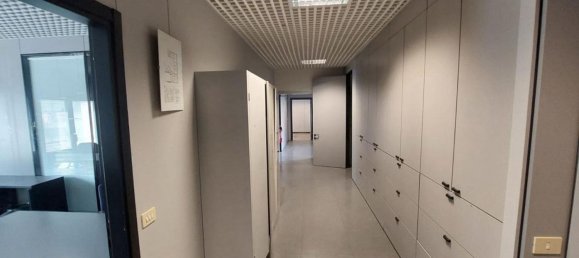 384m² Office in Parma, Italy No. 371464 7