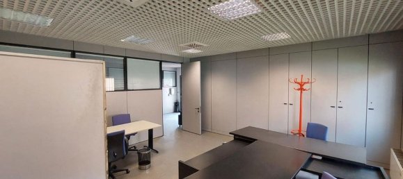384m² Office in Parma, Italy No. 371464 3