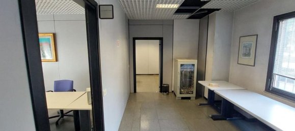 384m² Office in Parma, Italy No. 371464 10