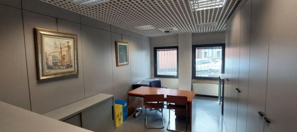 384m² Office in Parma, Italy No. 371464 6
