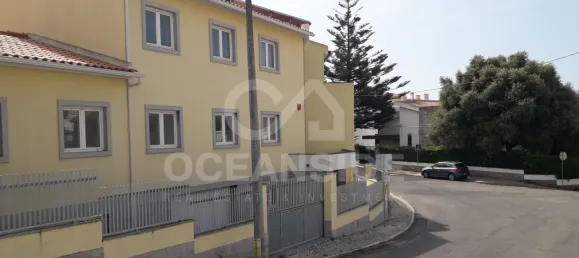 Здание с 11 спальнями в Кашкайш, Португалия № 145557 2