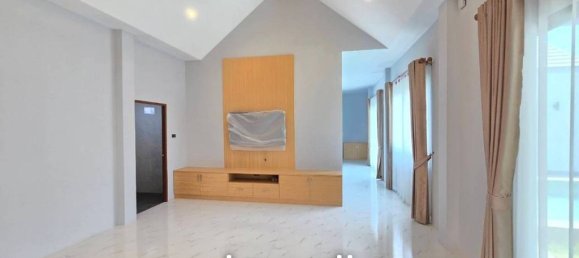 3 bedrooms Villa in Pattaya, Thailand No. 23972 2