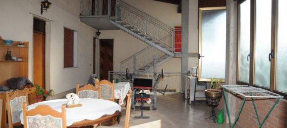 Здание с 5 комнатами в Романо ди Ломбардия, Италия № 156609 14