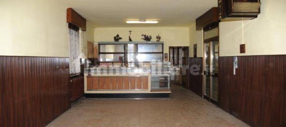 Здание с 5 комнатами в Романо ди Ломбардия, Италия № 156609 9