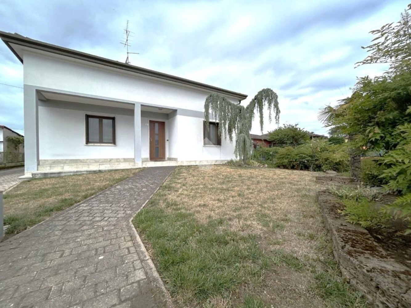 5 rooms Villa in Isola della Scala, Italy No. 260492