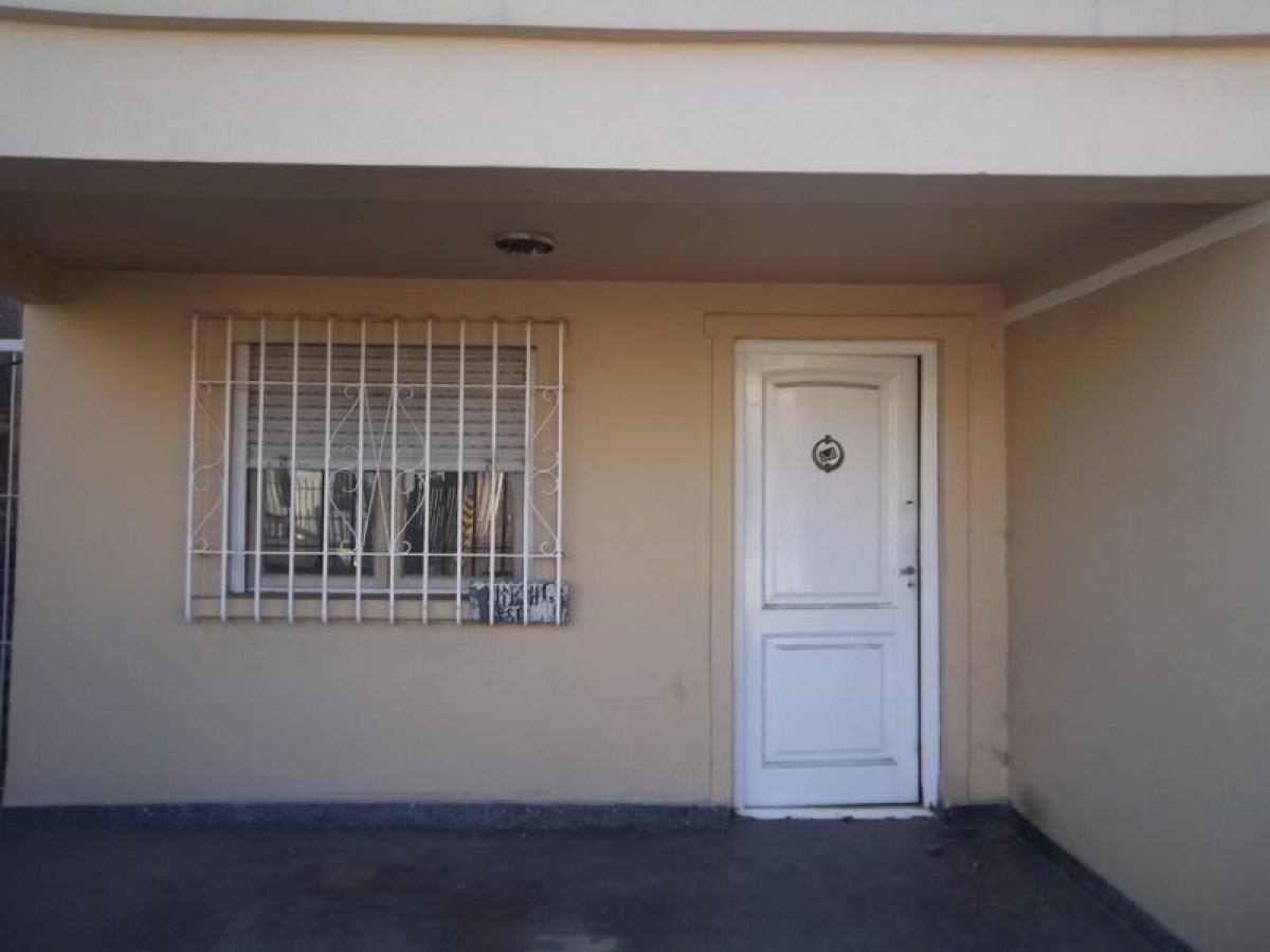 2 bedrooms Apartment in Hurlingham, Argentina No. 88019