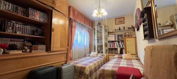 4 Schlafzimmer Wohnung in Castellon de la Plana, Spain, Nr. 135030 2