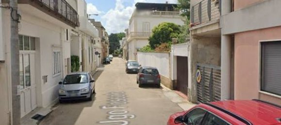 Квартира с 3 спальнями в Cutrofiano, Италия № 190580 6