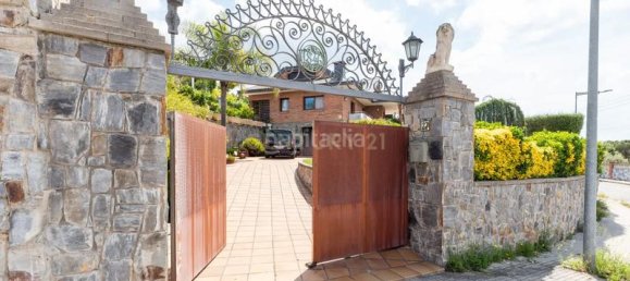 5 bedrooms House in Llica De Vall, Spain No. 153728 3