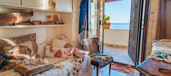 6 bedrooms Villa in Recco, Italy No. 214607 3