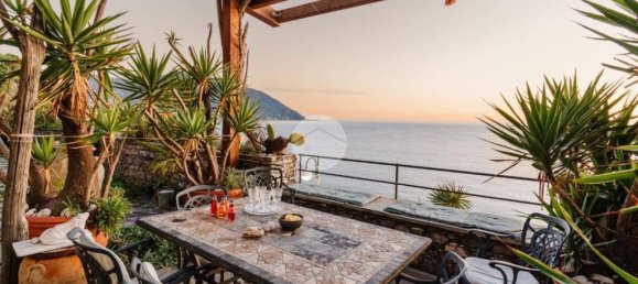 6 bedrooms Villa in Recco, Italy No. 214607 18