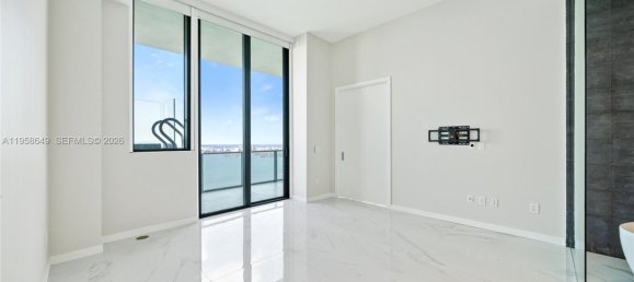 4 dormitorios propiedad comercial en venta en Miami, Miami-Dade, Florida, USA № 615725 18
