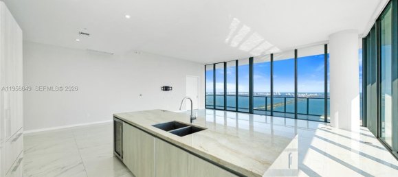 4 dormitorios propiedad comercial en venta en Miami, Miami-Dade, Florida, USA № 615725 21