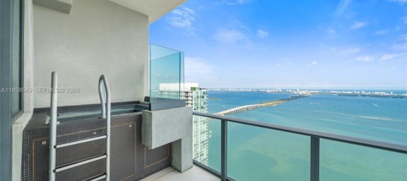 4 dormitorios propiedad comercial en venta en Miami, Miami-Dade, Florida, USA № 615725 11