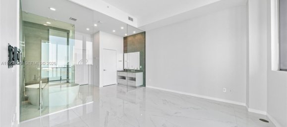 4 dormitorios propiedad comercial en venta en Miami, Miami-Dade, Florida, USA № 615725 19