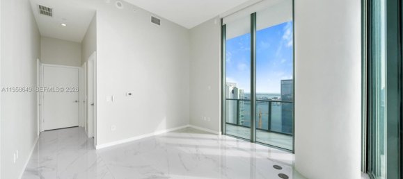4 dormitorios propiedad comercial en venta en Miami, Miami-Dade, Florida, USA № 615725 2