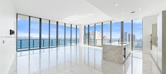 4 dormitorios propiedad comercial en venta en Miami, Miami-Dade, Florida, USA № 615725 29