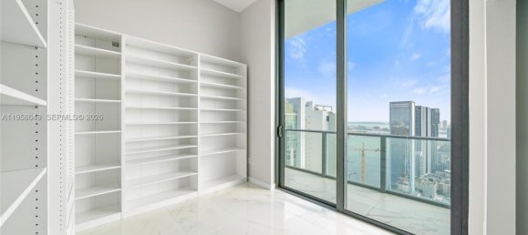 4 dormitorios propiedad comercial en venta en Miami, Miami-Dade, Florida, USA № 615725 6