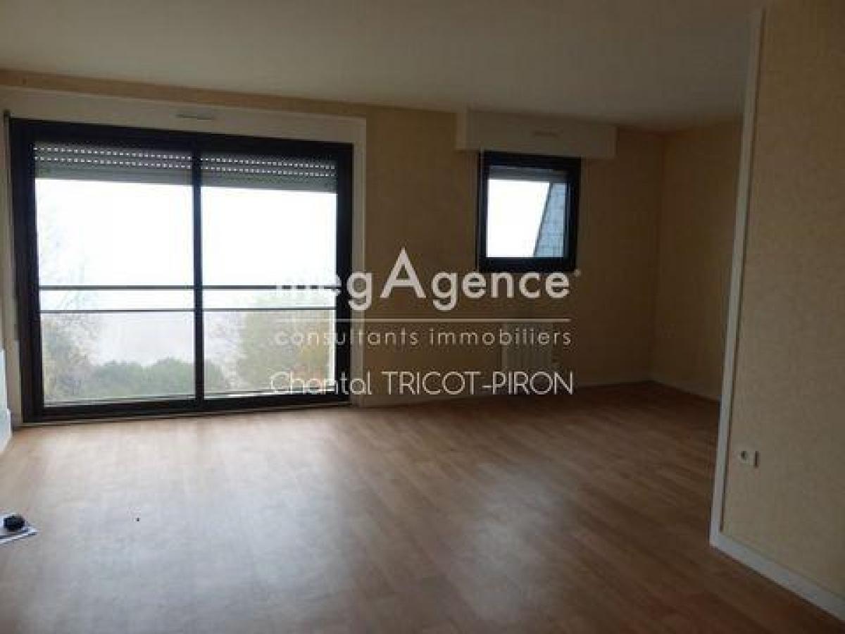 Студия в Лаваль, Франция № 33381