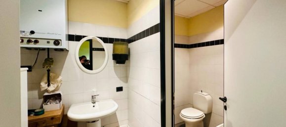 3 rooms Office in Capannori, Italy No. 272650 7