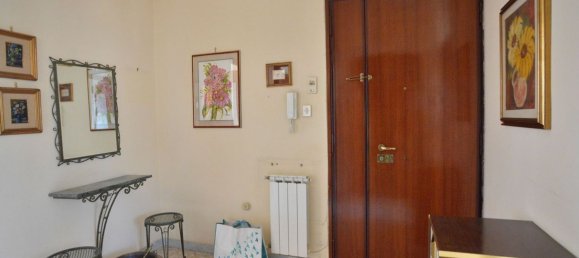 Apartamento de 4 dormitorios en Bari, Italy No. 381719 22