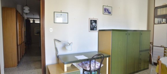 Apartamento de 4 dormitorios en Bari, Italy No. 381719 15