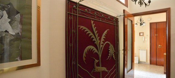 Apartamento de 4 dormitorios en Bari, Italy No. 381719 21