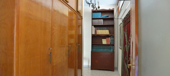 Apartamento de 4 dormitorios en Bari, Italy No. 381719 10