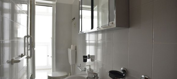 Apartamento de 4 dormitorios en Bari, Italy No. 381719 19