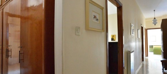 Apartamento de 4 dormitorios en Bari, Italy No. 381719 11
