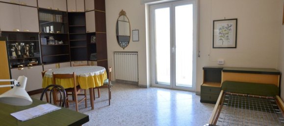 Apartamento de 4 dormitorios en Bari, Italy No. 381719 12