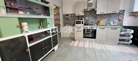 4 rooms Apartment in Figline e Incisa Valdarno, Italy No. 128121 3