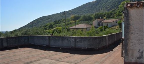 3 bedrooms Villa in Castel di Sasso, Italy No. 289461 6