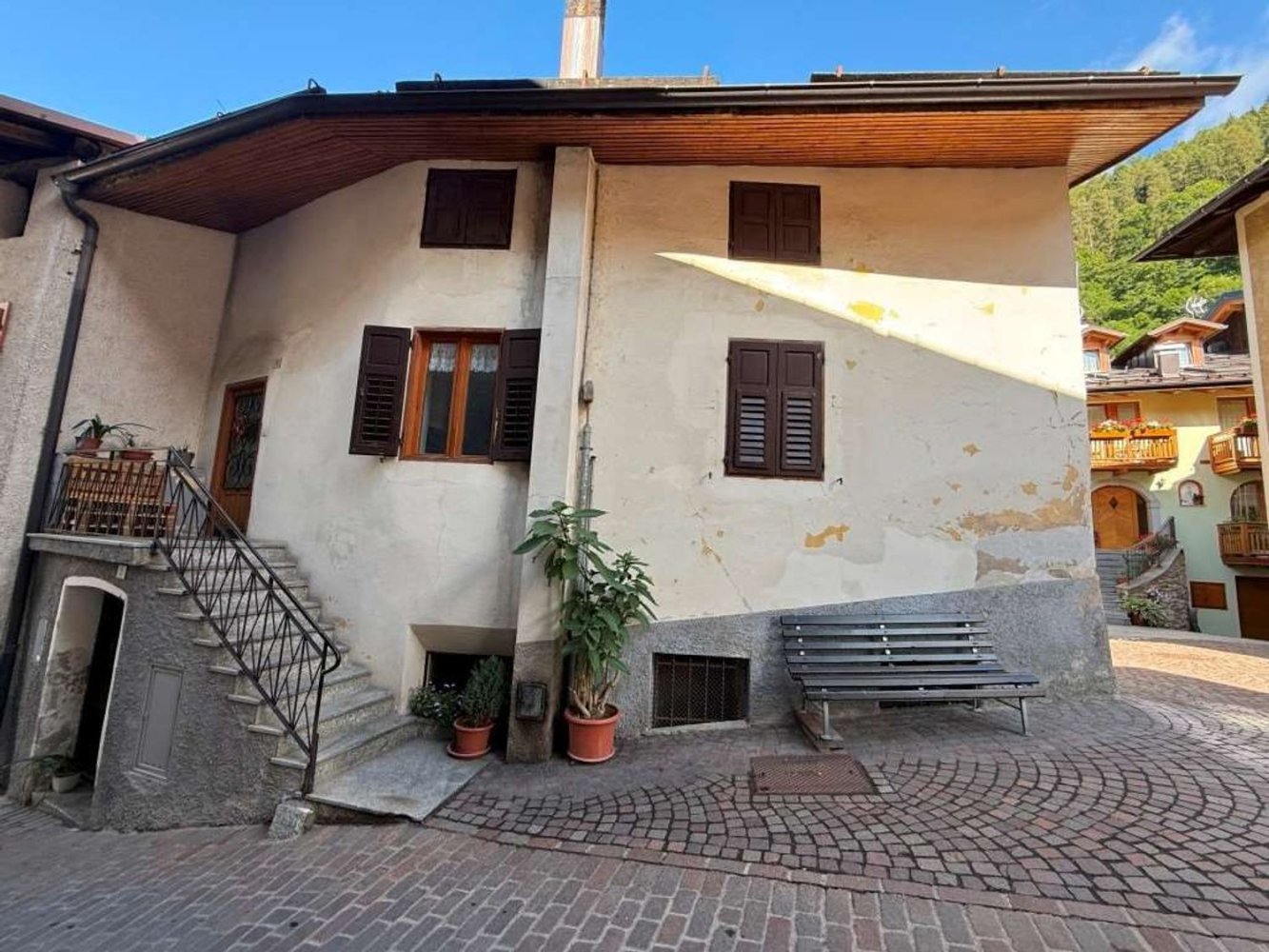 5 rooms Apartment in Mezzana, Italy No. 308925