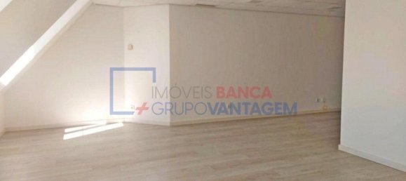 44m² Office in Lisbon, Portugal No. 94118 4