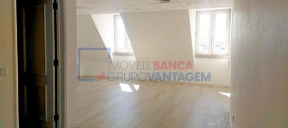 44m² Office in Lisbon, Portugal No. 94118 2