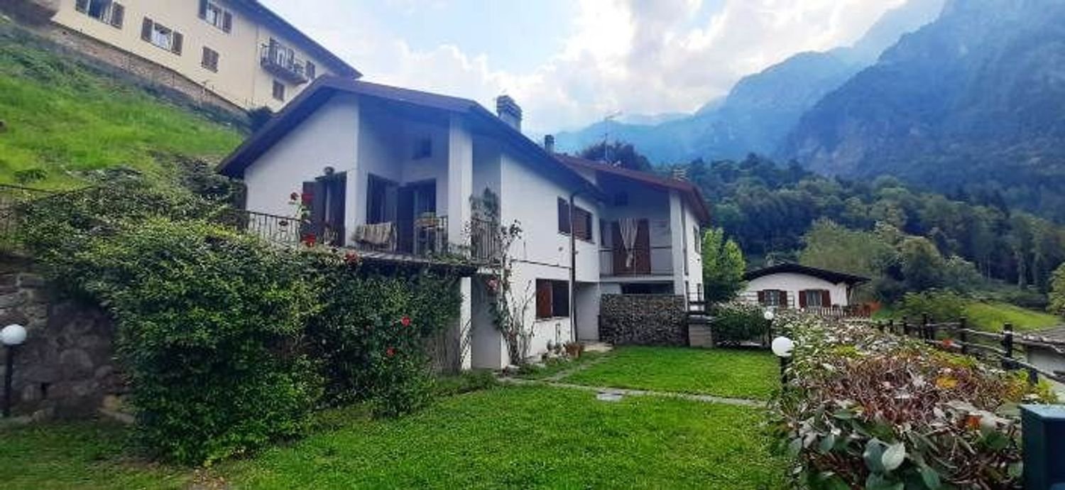 4 Schlafzimmer Villa in Roncobello, Italy, Nr. 316092